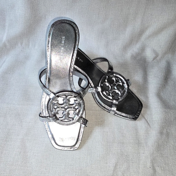 Tory Burch Shoes - Tory Burch Miller Bombe Silver Women's Sandals Kitten Heel Size 6.5M NWOT